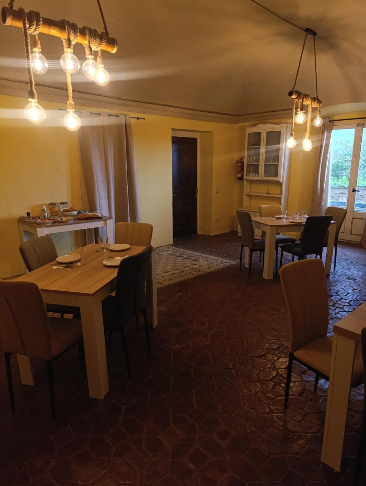 Mas Pitre Bed & Breakfast Besalu Ngoại thất bức ảnh